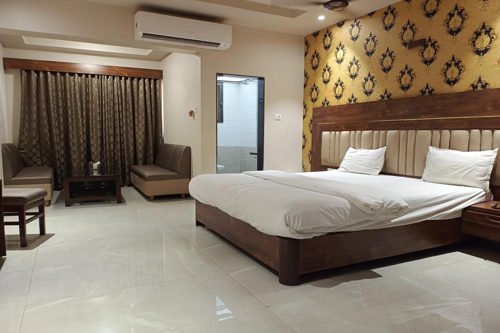 Hotel Apratim Lodging & Boarding Ulhasnagar Экстерьер фото